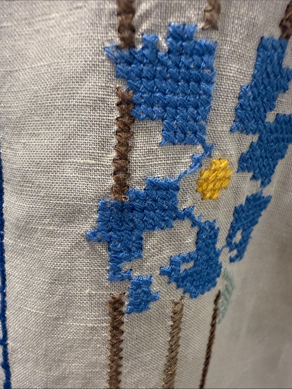 Levi's Sonny Camp Shirt with Embroidered Details - Picture 3 of 10